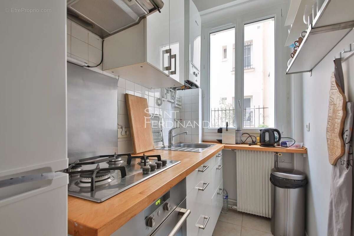 Appartement à PARIS-17E