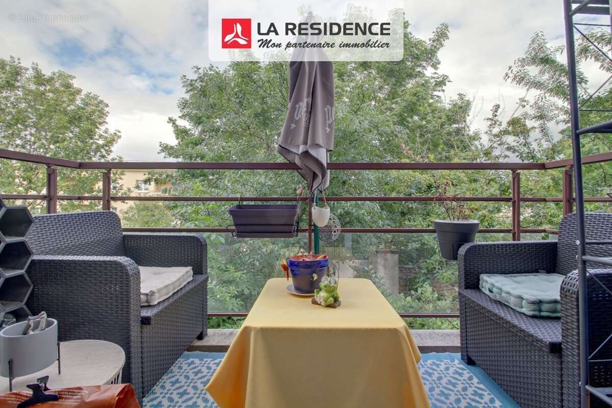 Appartement à LES MUREAUX