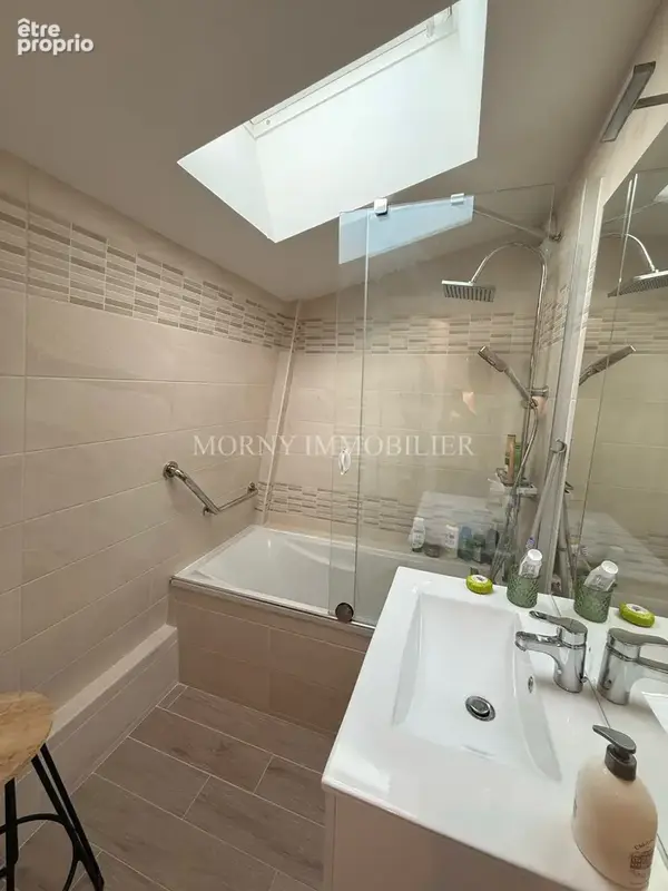 Appartement dernier étage avec deux terrasses - parking privatif et cave - photo 12