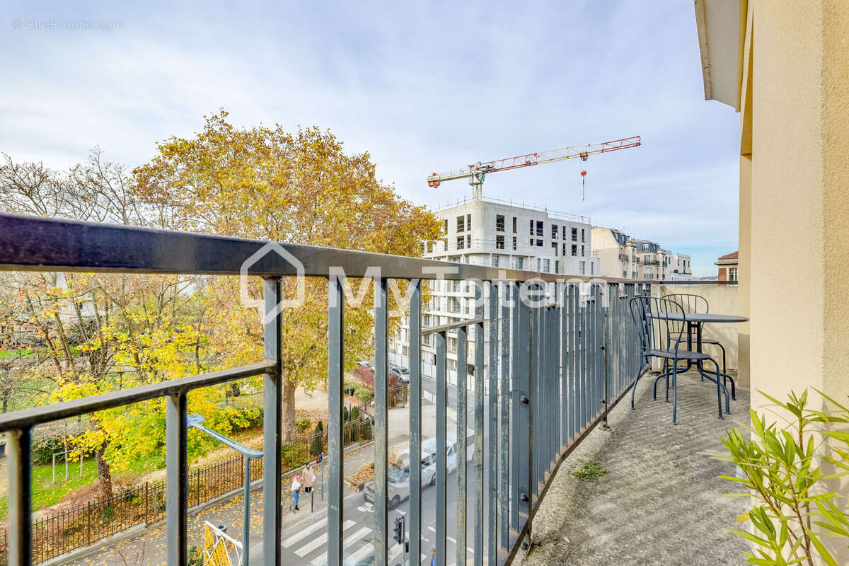 Appartement à COLOMBES