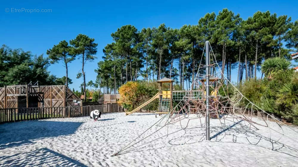 Maison à PARENTIS-EN-BORN