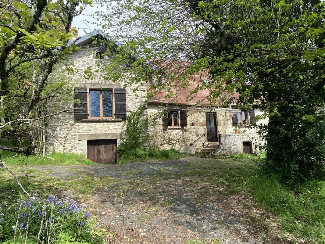 Maison à JUILLAC