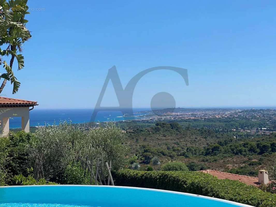 Maison à VILLENEUVE-LOUBET