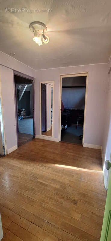 Maison bourgeoise de 190m2,6 chambres,sous-sol,cave,double garage,dependance terrain 806m2. - photo 19