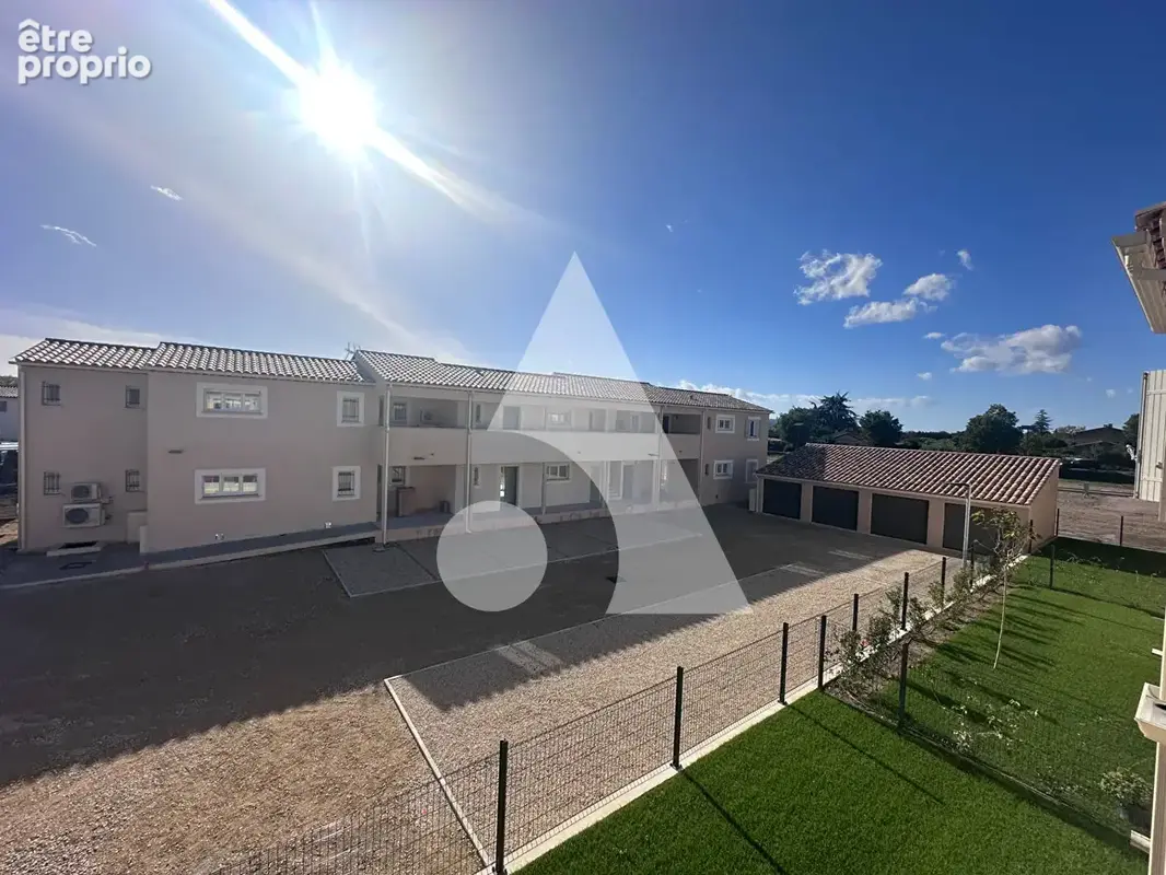 Villelaure - Appartement T3 avec 2 terrasses+ 2 places de stationnement - photo 3
