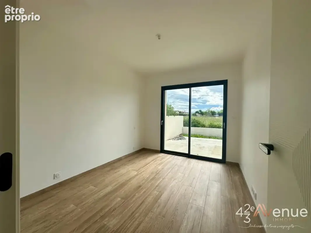 Maison 103 m² à Bonson  - photo 8