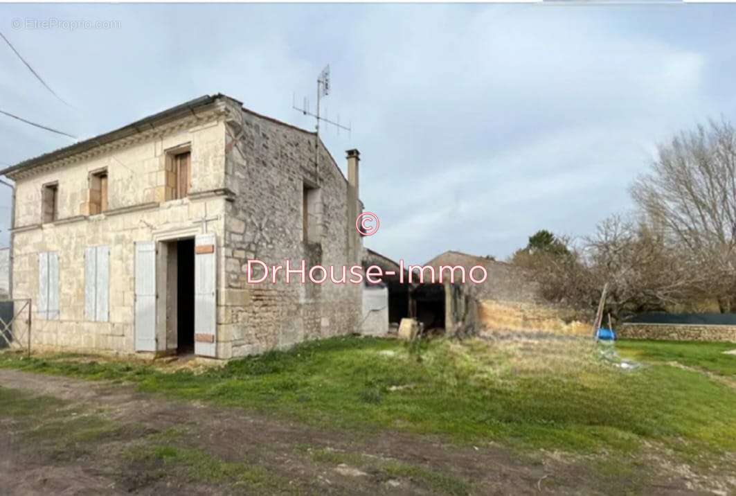 Autre à PORT-D'ENVAUX