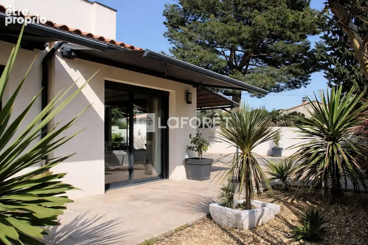 Villa plain pied avec jardin, garage, et piscine à Monplaisir Arles - photo 7