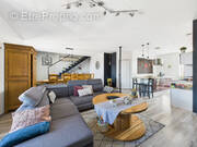 Appartement à LE CHAMBON-FEUGEROLLES