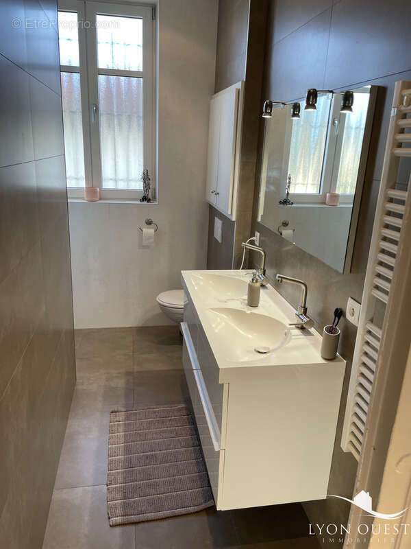 Maison à TASSIN-LA-DEMI-LUNE