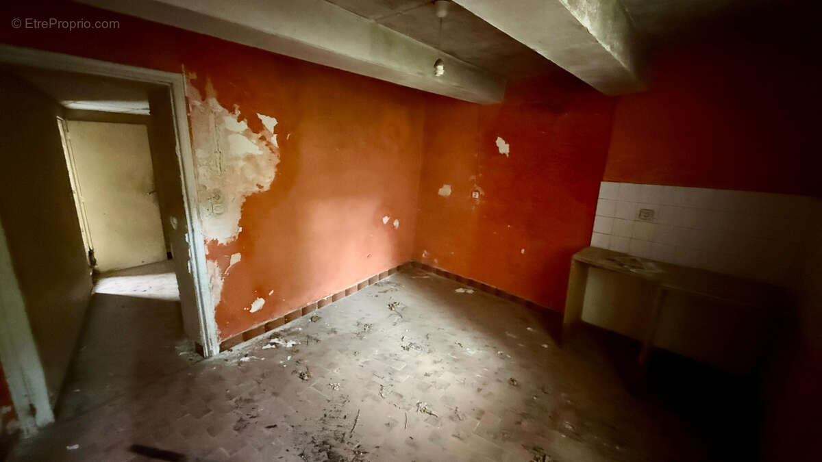 Maison à SAINT-QUENTIN-LA-POTERIE