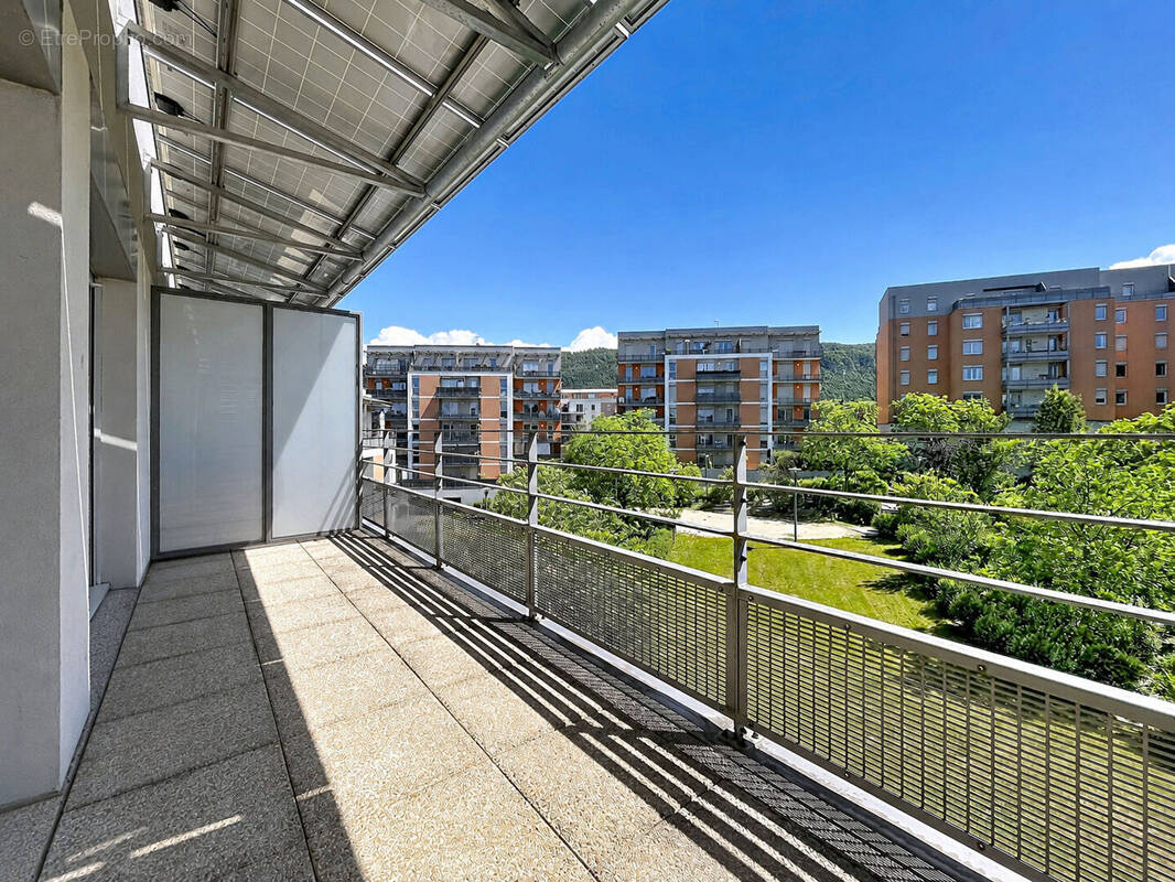Appartement à SEYNOD