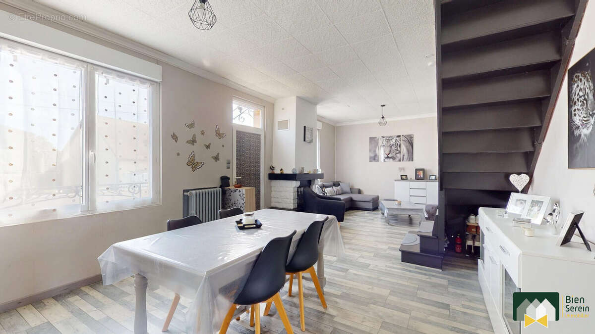 Maison à FRESNAY-LE-GILMERT