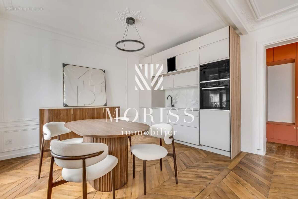 Appartement à PARIS-17E