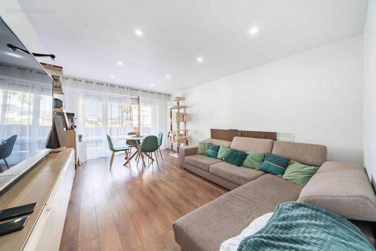 Appartement à LE CANNET