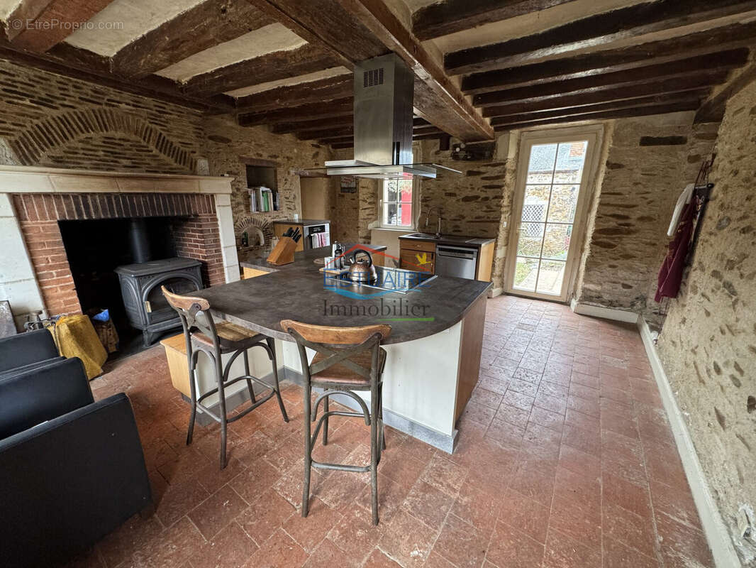 Maison 306 m² à Champ-Sur-Layon  - photo 3