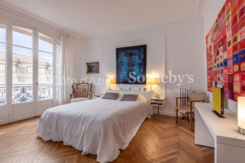Nice Victor Hugo appartement 3 pièces 112 m² rénové avec bow windows vue jardin proche mer - photo 9