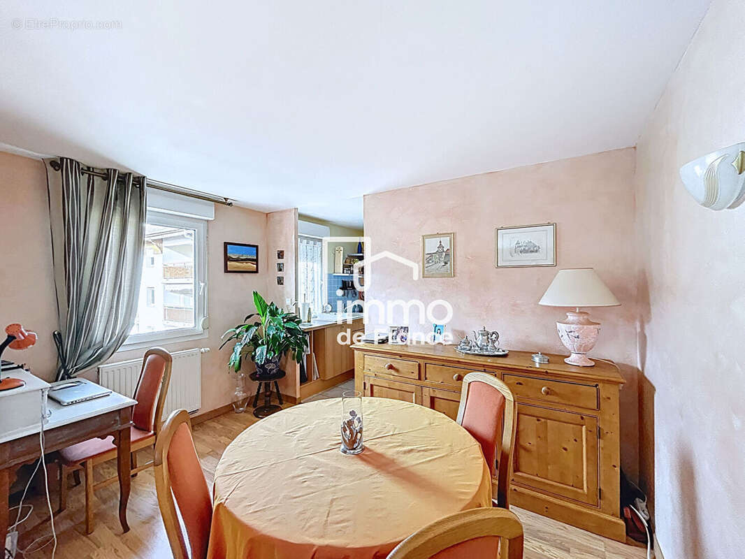 Appartement à CESSY