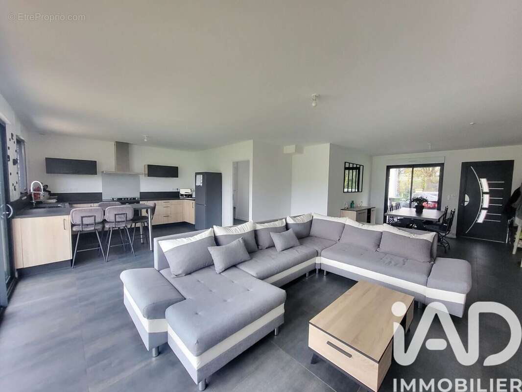 Photo 3 - Maison à CHEILLE