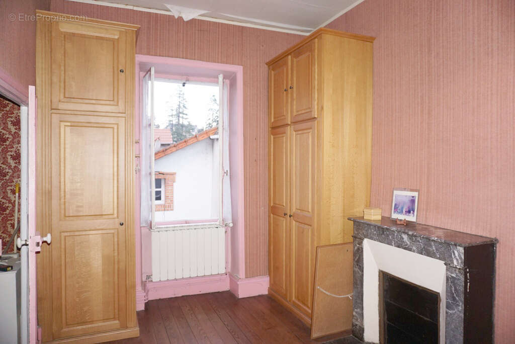 Maison de village avec dépendances. - photo 9