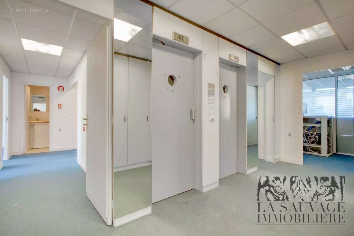 Commerce à NEUILLY-SUR-SEINE