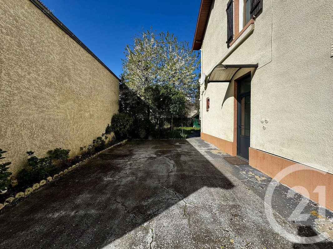 Maison 106 m² à Villeurbanne  - photo 17