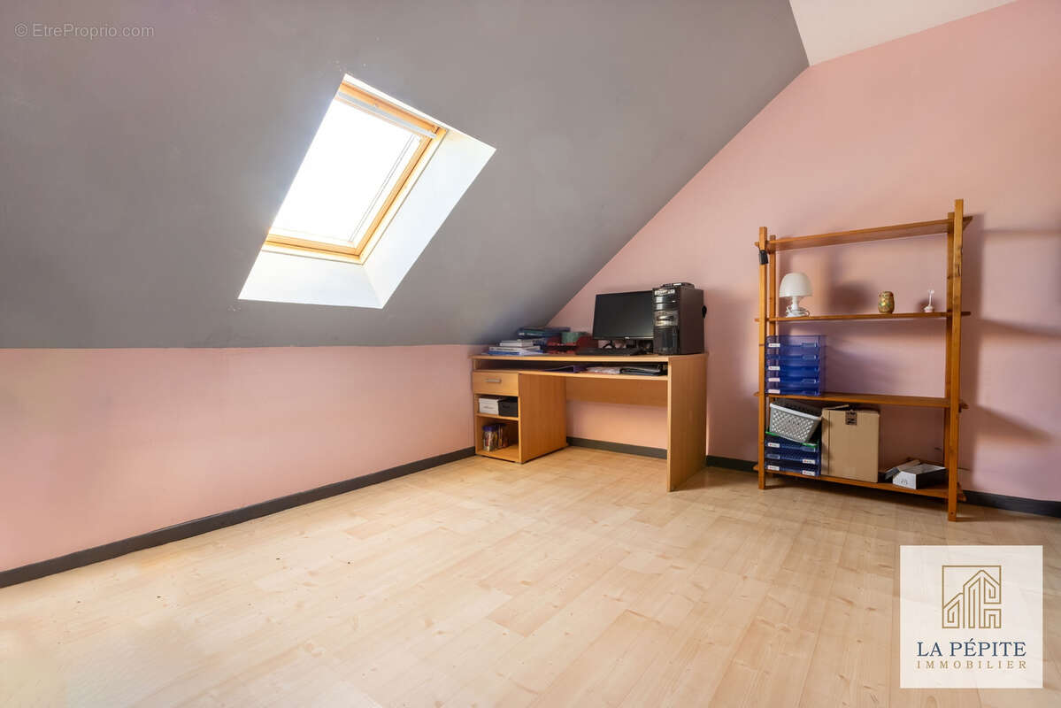 Maison familiale 131 m2 - 4 chambres - Jardin - DPE C - Saint-Amand-les-Eaux - photo 15