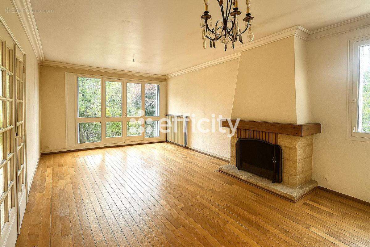 Maison à DAMMARIE-LES-LYS