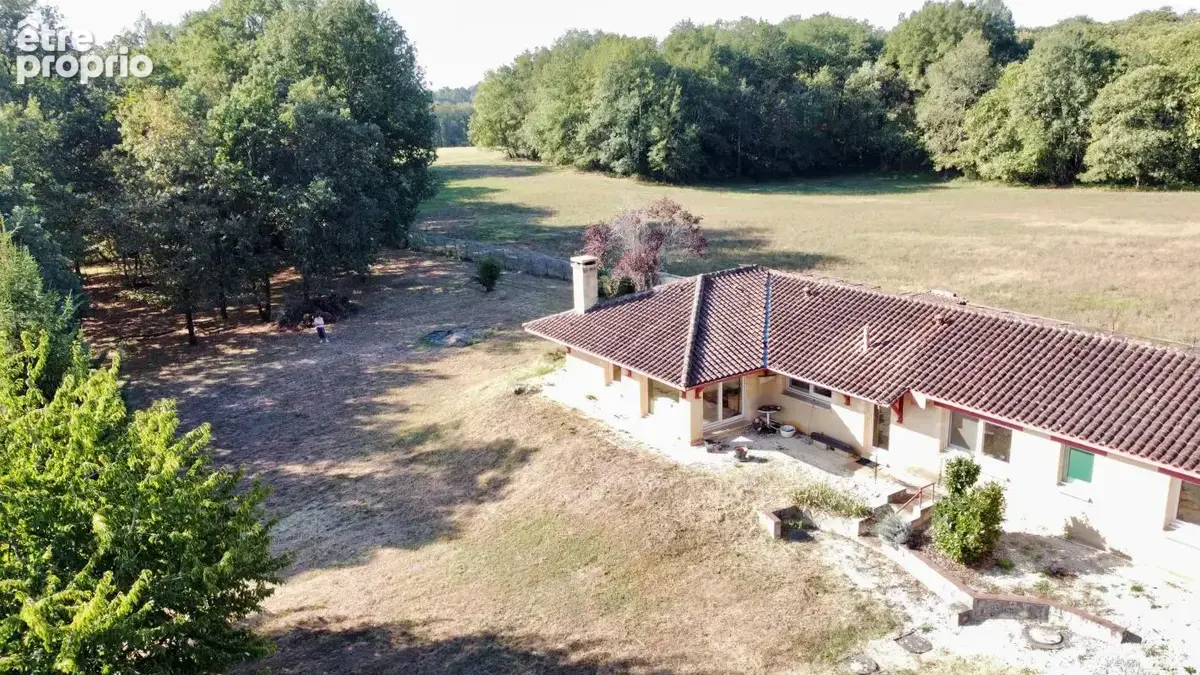 Journiac — Maison de plain-pied, séjour de 54 m² et atelier lumineux de 33 m² - photo 2