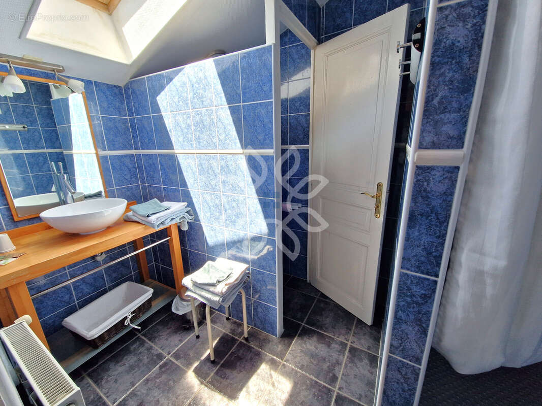 Grande maison en pierre avec cuisine pro   Idéale projet restaurant ou chambres d’hôtes   Proche A75 - photo 7