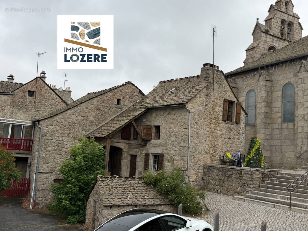 Maison à RIEUTORT-DE-RANDON