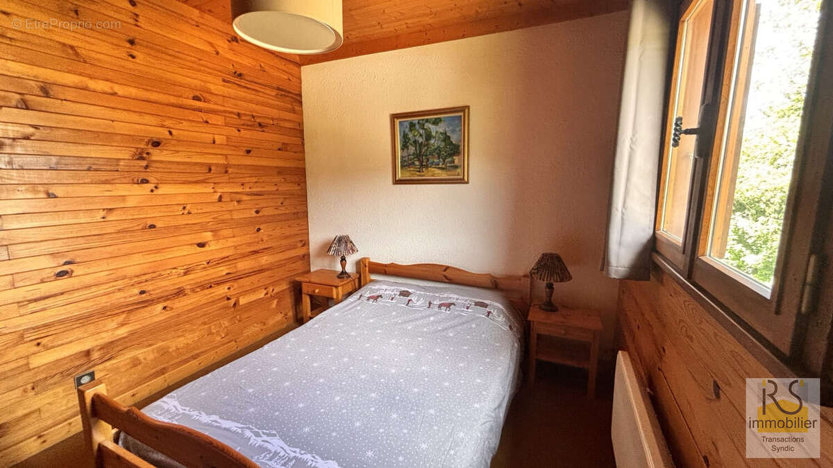 Chambre 1 - Appartement à ARACHES-LA-FRASSE