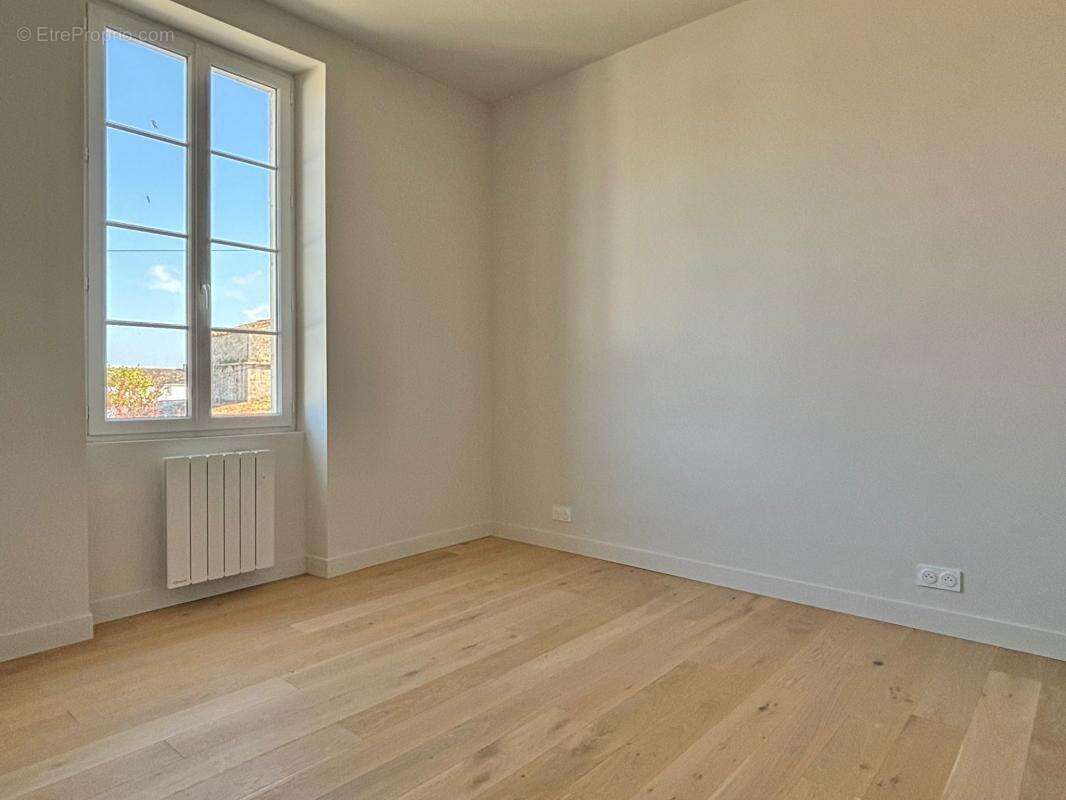 Maison À Vendre cœur du centre-ville de Saint-Georges-d’Oléron - photo 9