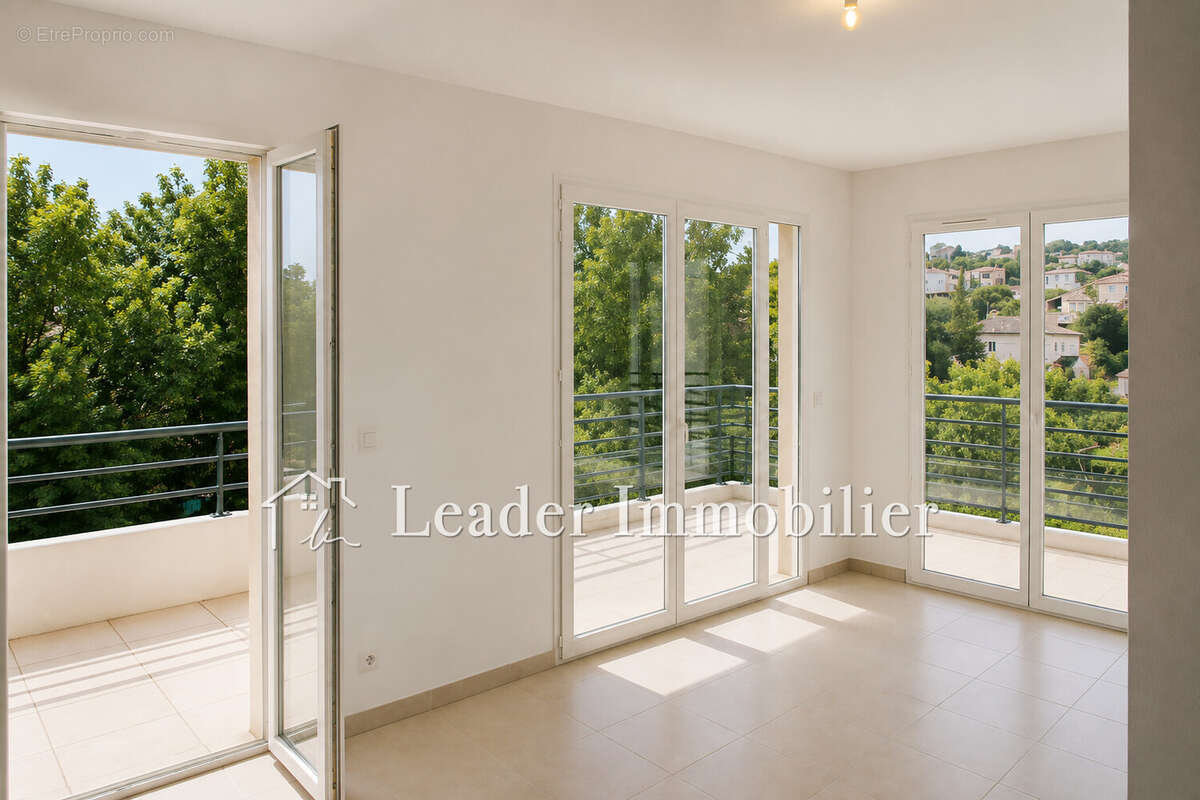 Appartement 60 m² à Antibes  - photo 2
