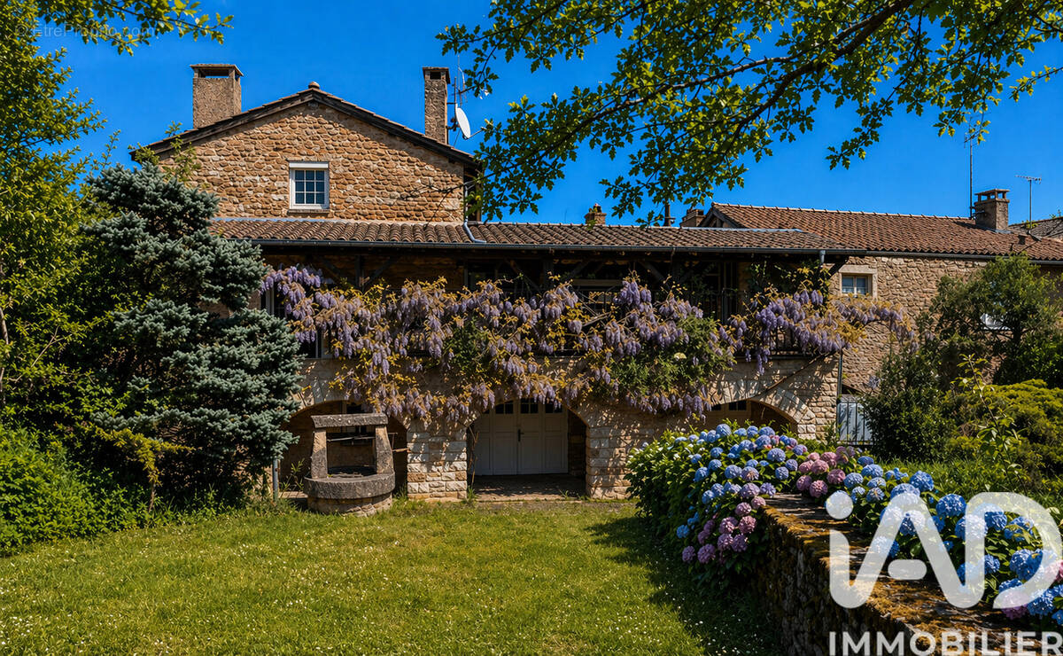 Photo 1 - Maison à LA ROCHE-VINEUSE