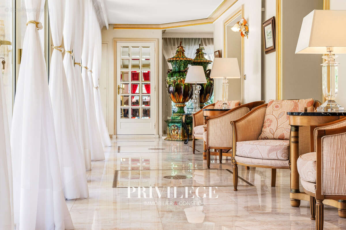 Maison à MOUGINS