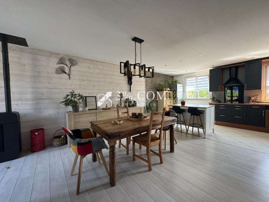 3%COM Charmant triplex avec 3 chambres  - 2 terrasses - gara - photo 4