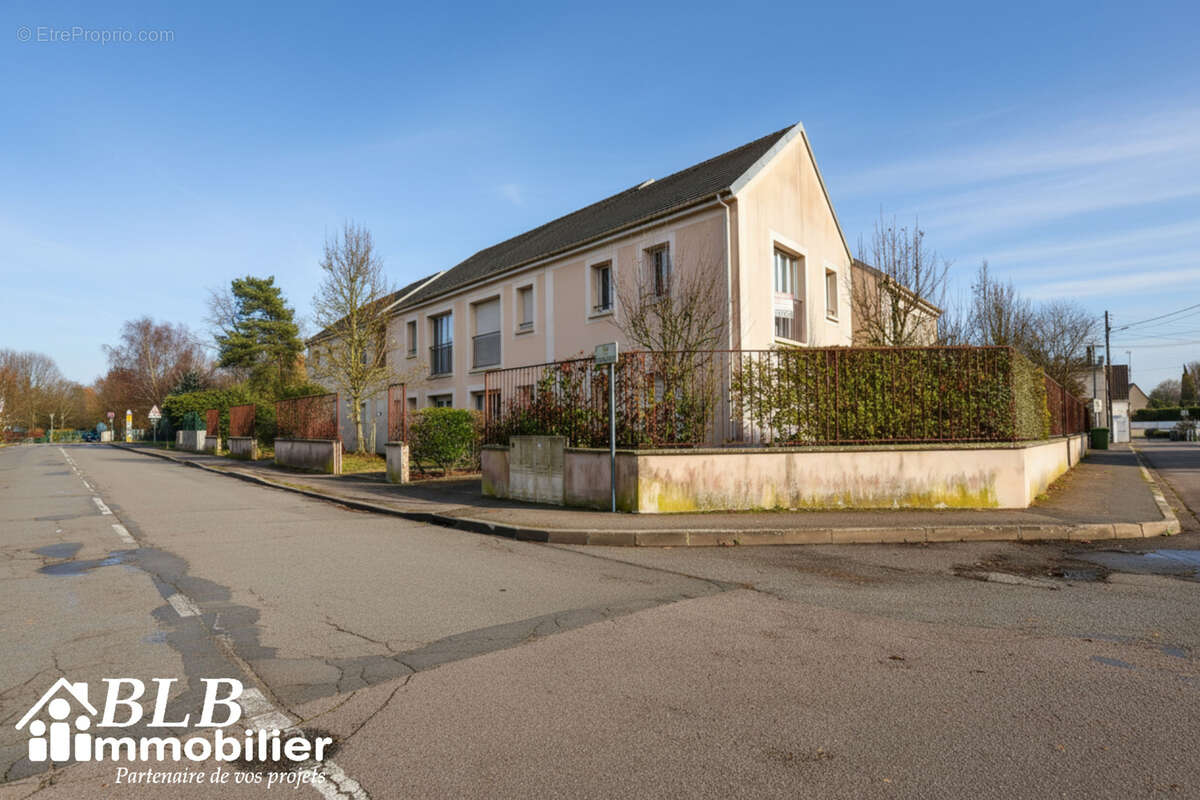 Appartement à LES ESSARTS-LE-ROI