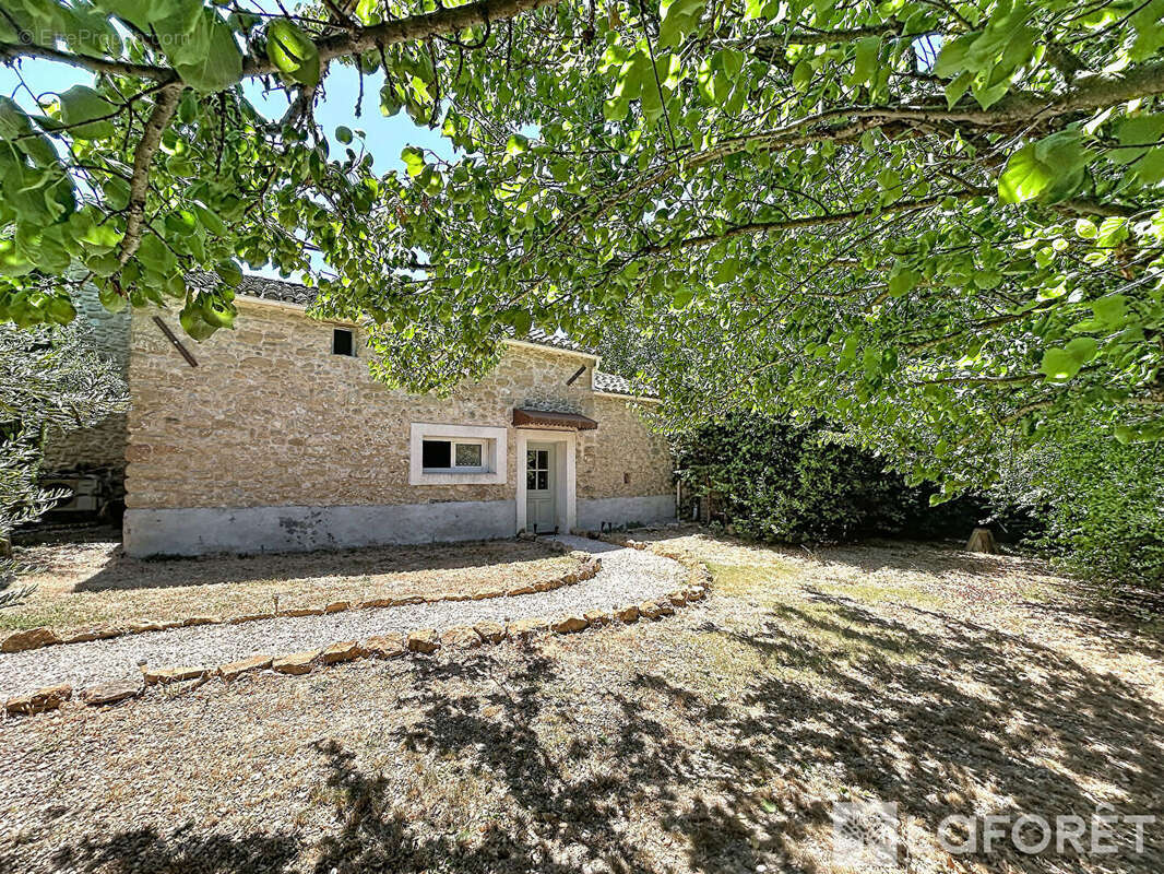 MAGIQUE - Mas provençal, 224m² + dépendances, jardin, piscine - photo 13
