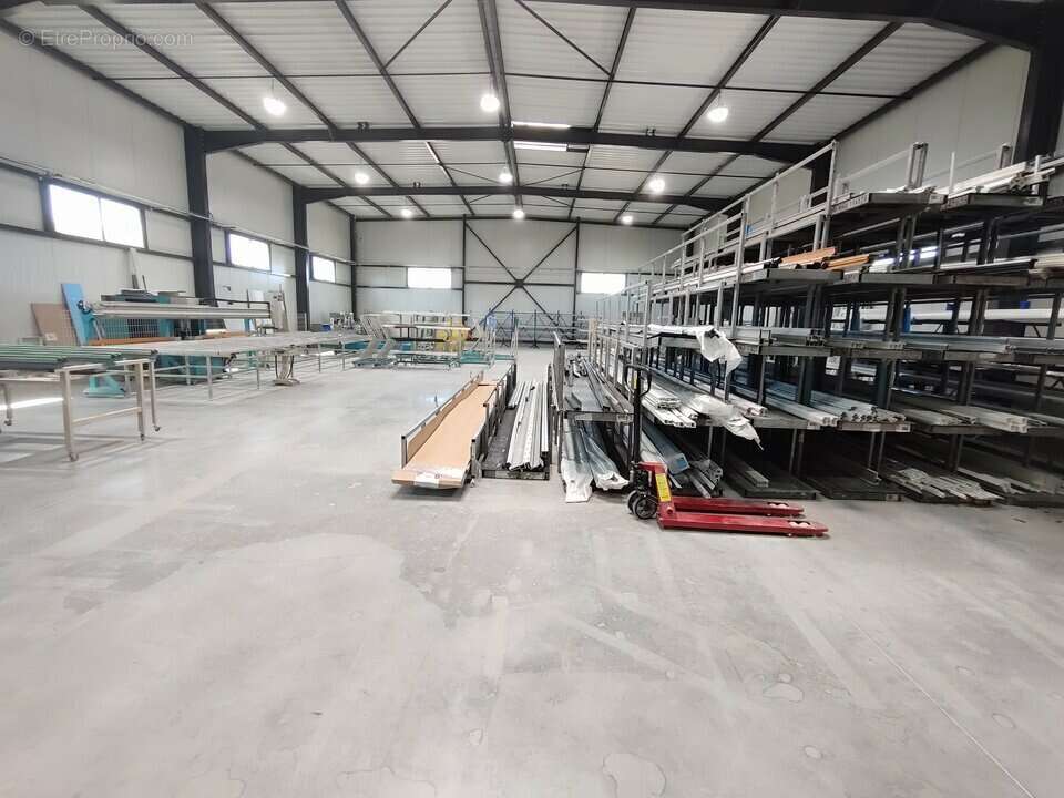 Autre à VAULX-MILIEU