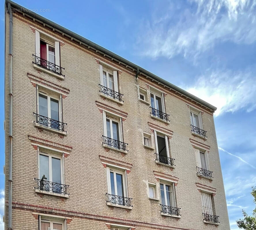 Appartement à LA GARENNE-COLOMBES