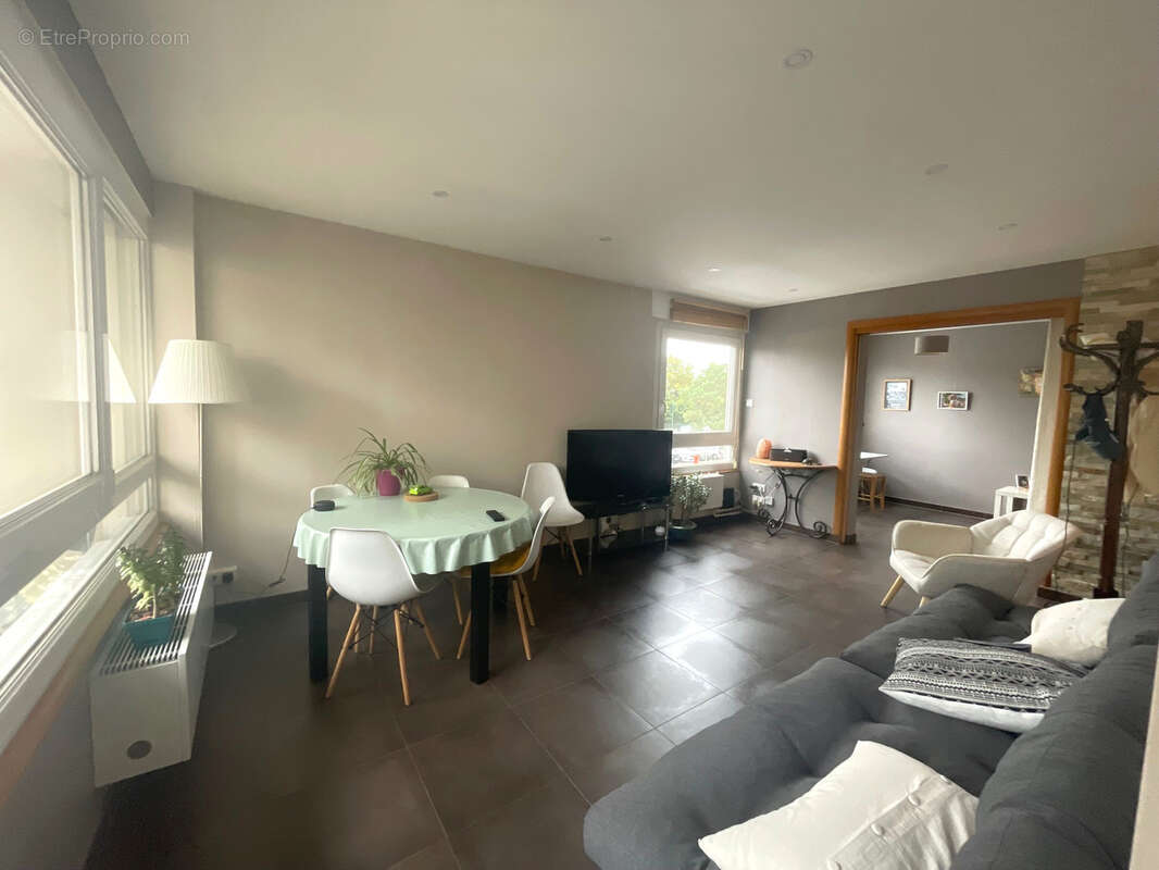 Appartement à OULLINS