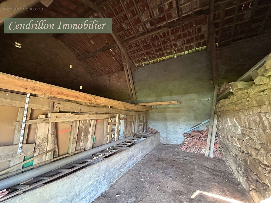 Maison à MONTBOUCHER