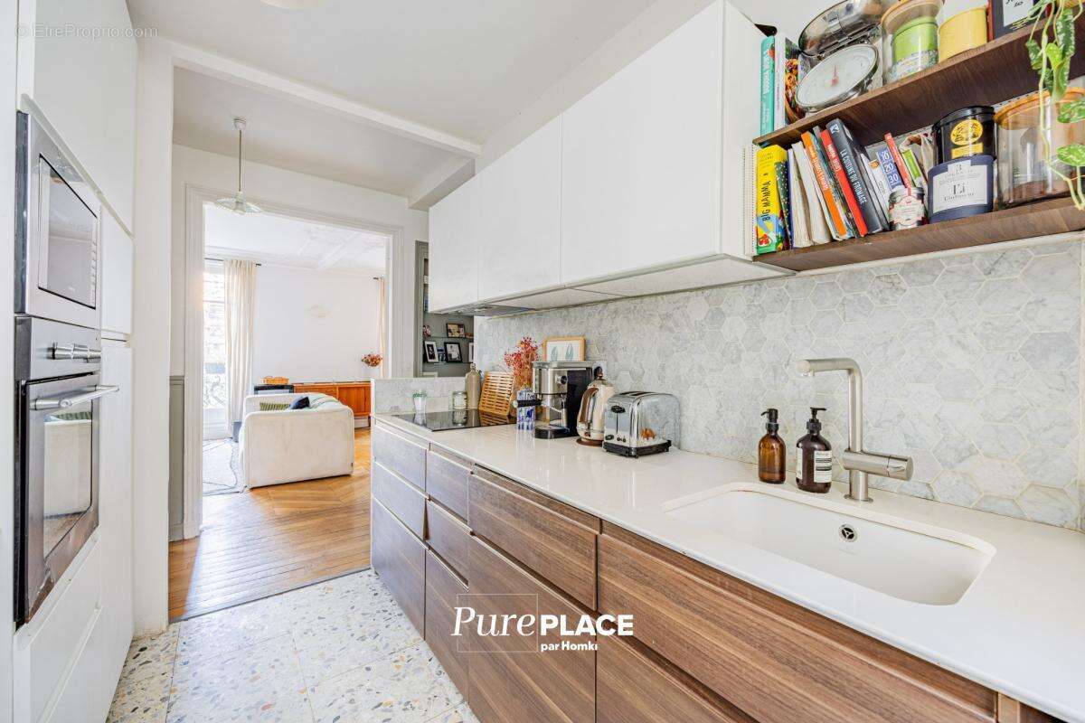 Appartement à PARIS-16E