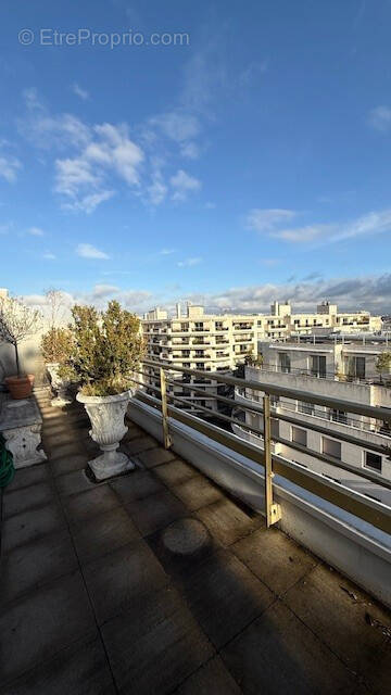 Appartement à LEVALLOIS-PERRET