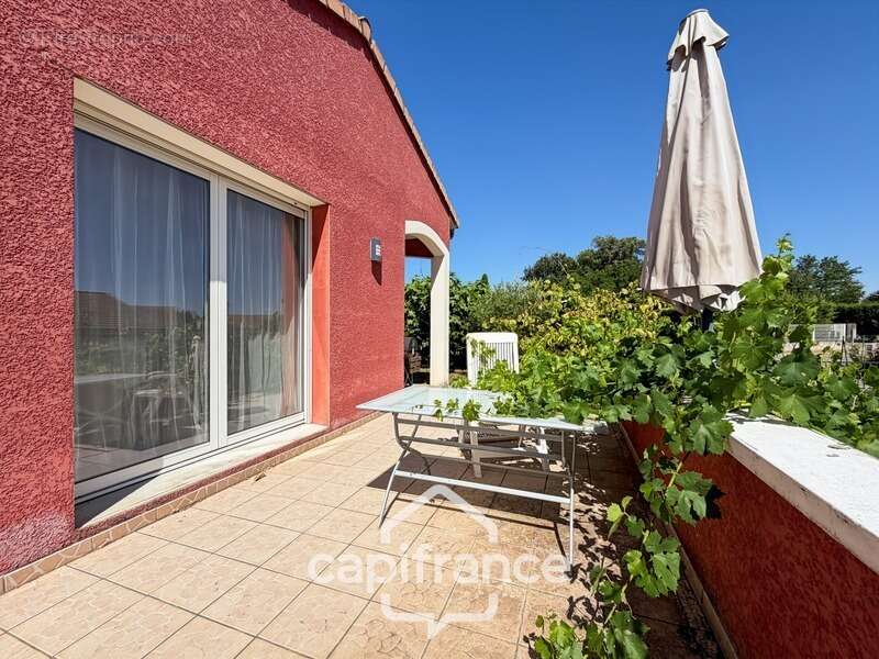 Maison à vendre  de plain-pied avec 6 pièces à SAINT UZE (26) - photo 4