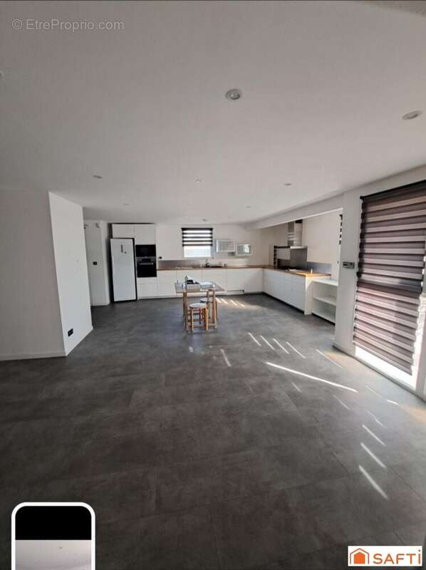 Photo 6 - Commerce à BEAULIEU-SOUS-LA-ROCHE