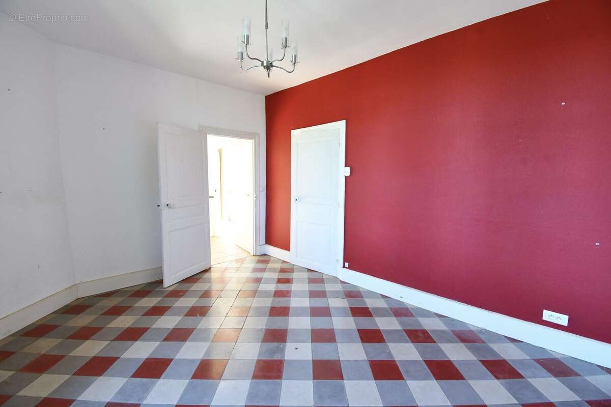 Maison à OUROUX-EN-MORVAN