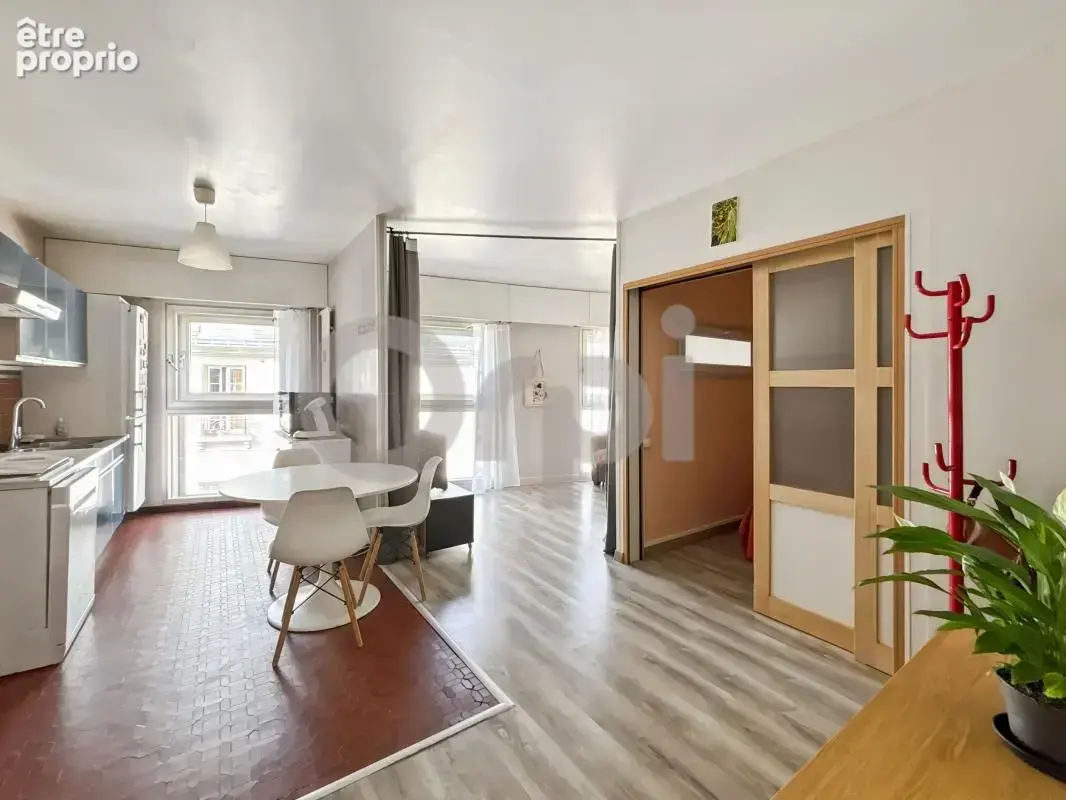 Appartement 2 pièces à Vendre à quelques pas de la place des Vosges à Paris 4e - photo 12