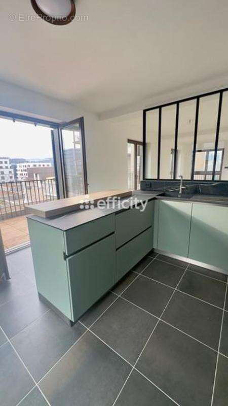 Appartement à NANTERRE